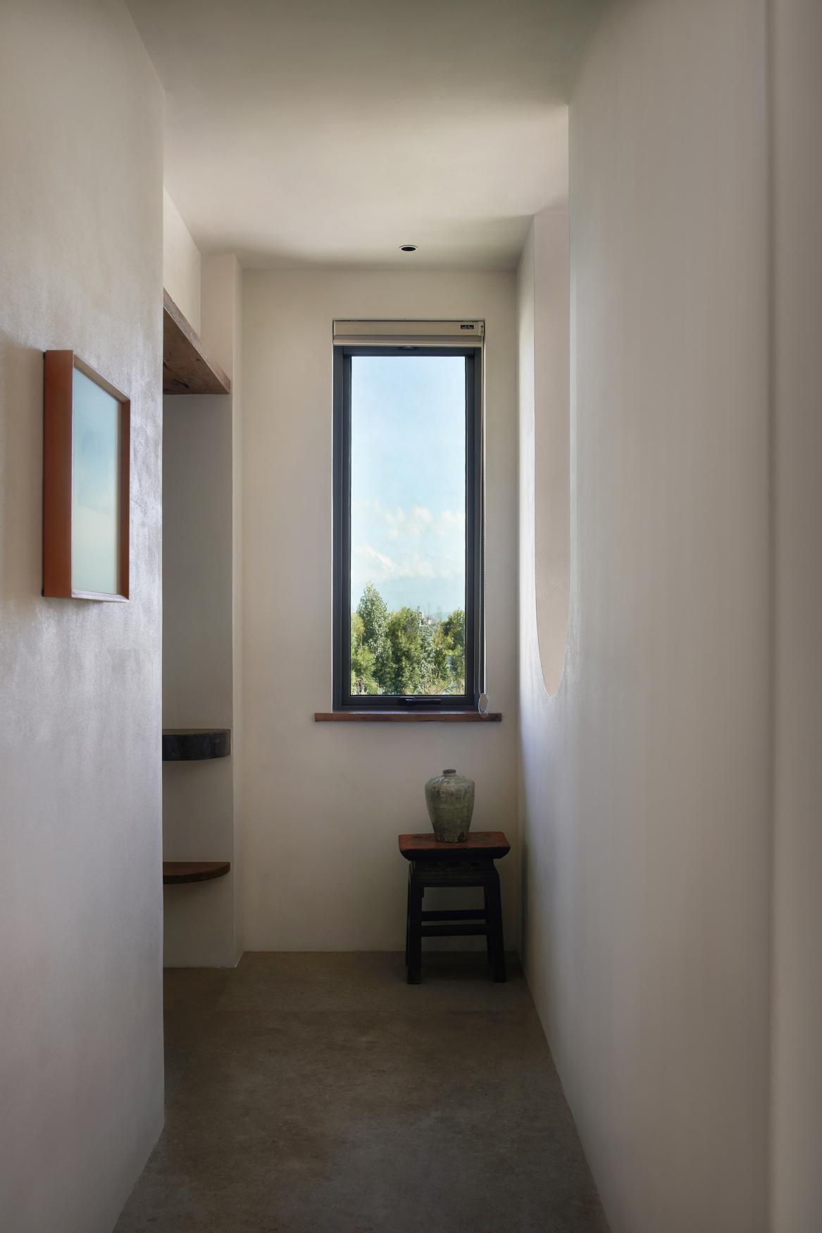 Sleek Ultra Slim Picture